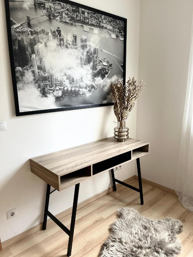 Corvin Promenade Crystal Apartment Budapest Exterior photo